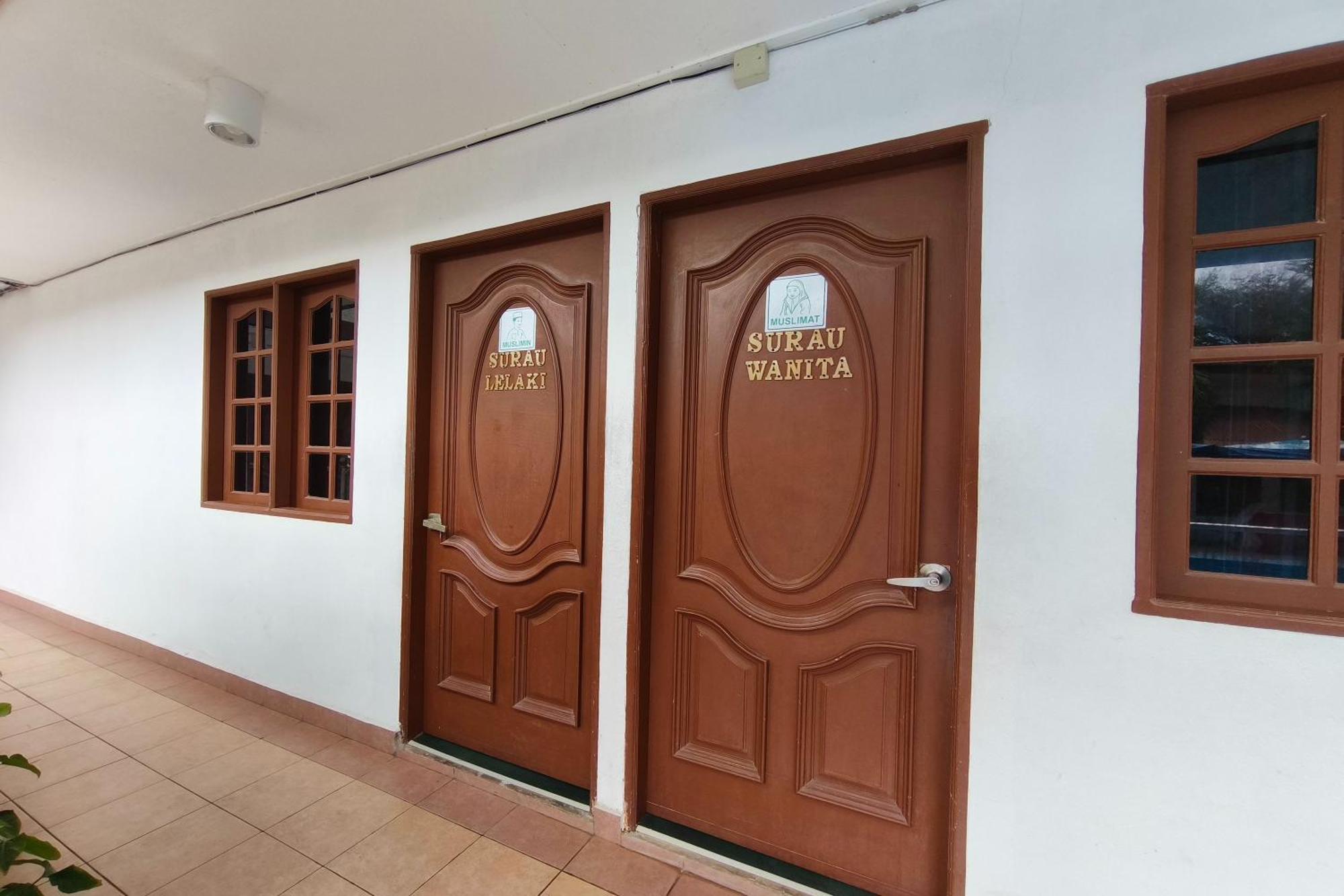 Alsafina Kijal Beach Resort & Restaurant Exterior photo