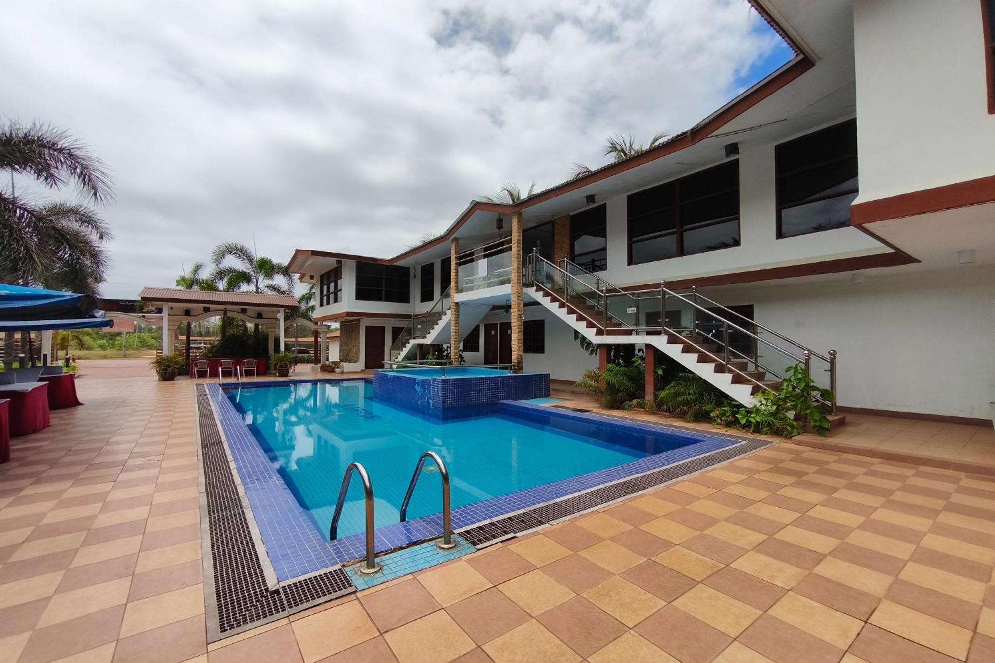 Alsafina Kijal Beach Resort & Restaurant Exterior photo