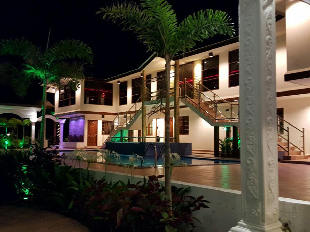 Alsafina Kijal Beach Resort & Restaurant Exterior photo